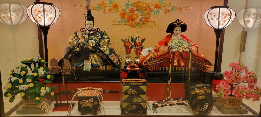 雛人形　ガラスケース　オルゴール付き