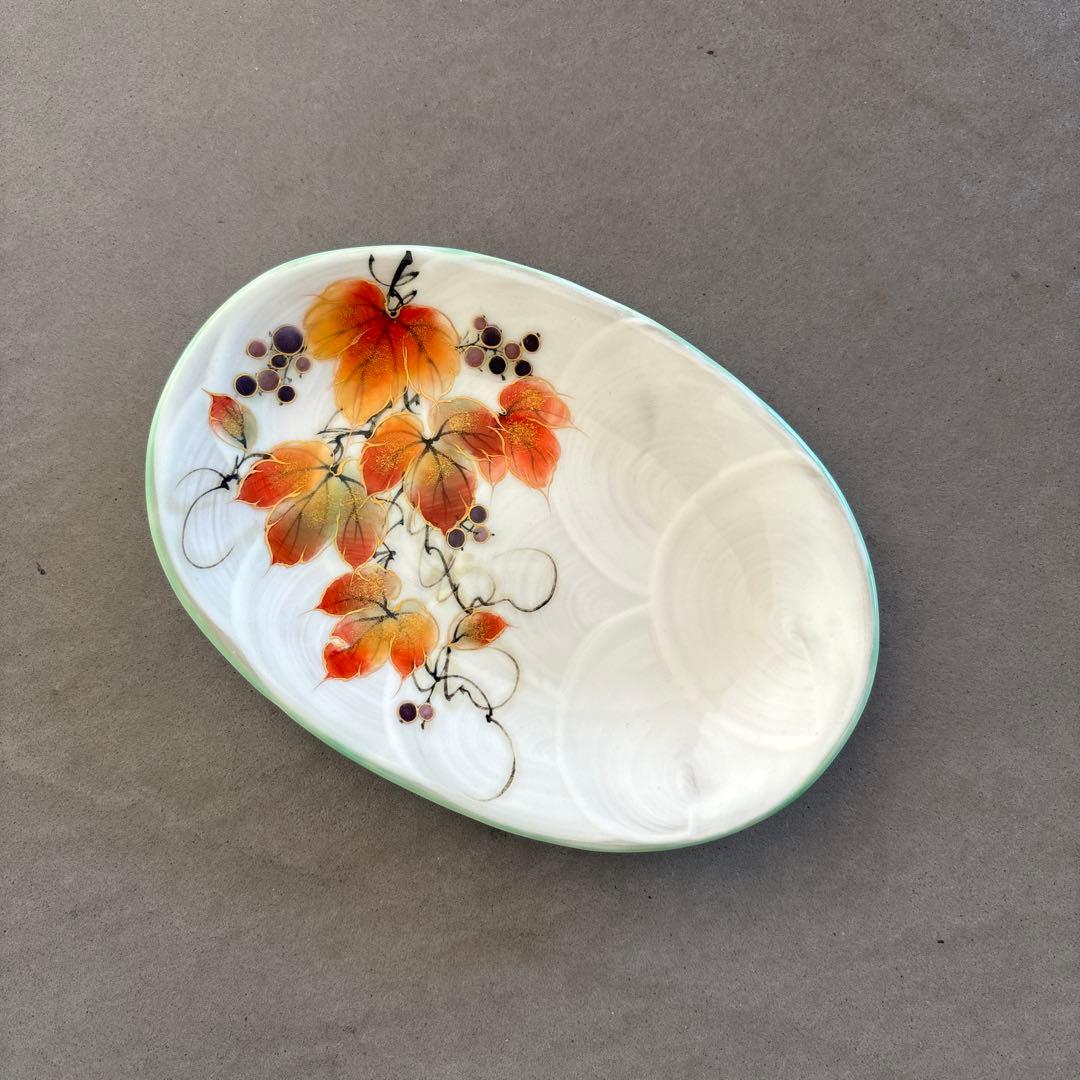 《ほぼ新品》美品【陶葊】京焼　清水焼　白掛彩草花　色絵付け　皿　山葡萄　陶あん