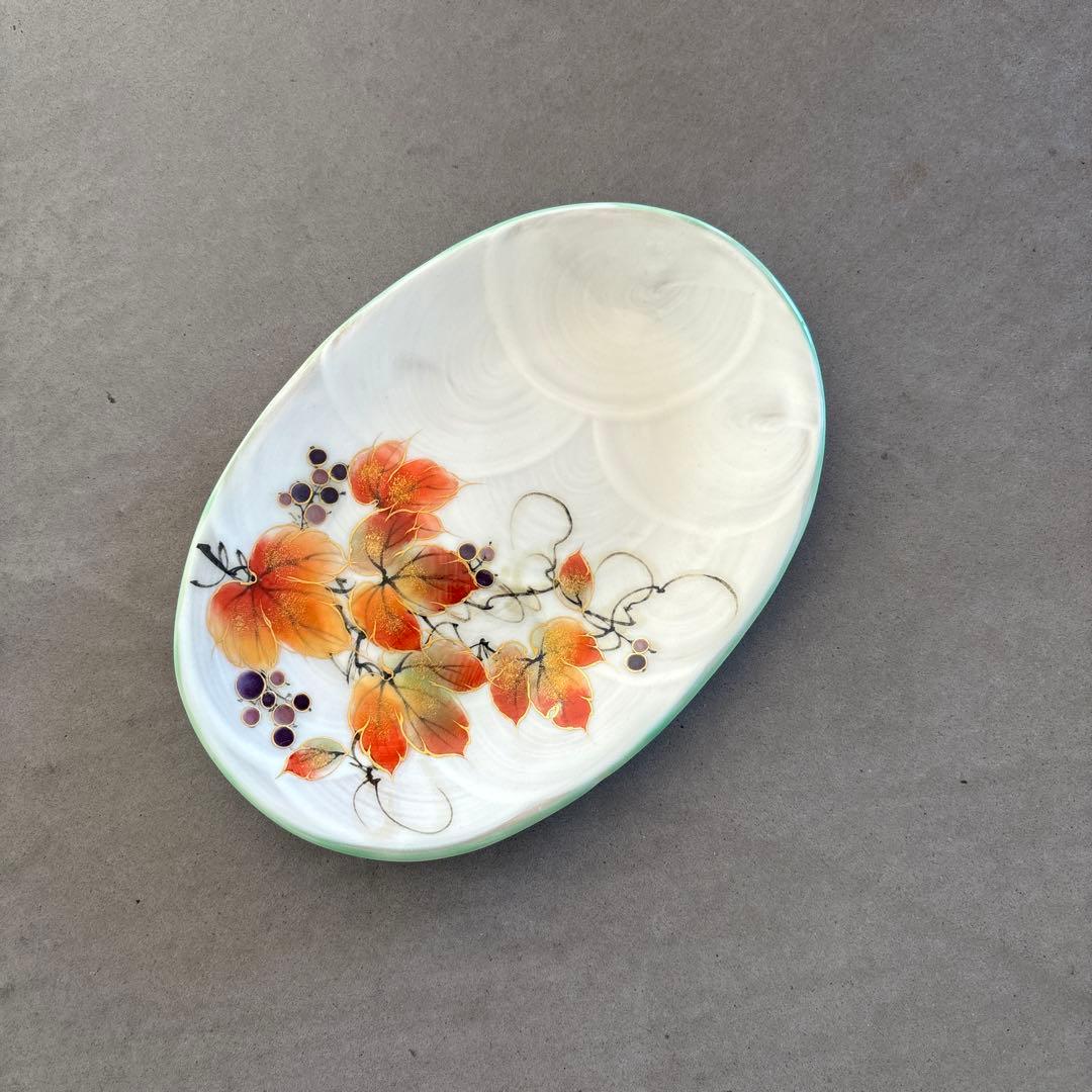 《ほぼ新品》美品【陶葊】京焼　清水焼　白掛彩草花　色絵付け　皿　山葡萄　陶あん