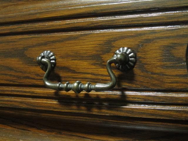 ルーマニア製 オーク材 猫脚 クラシック 8ドロアー サイドボード チェスト