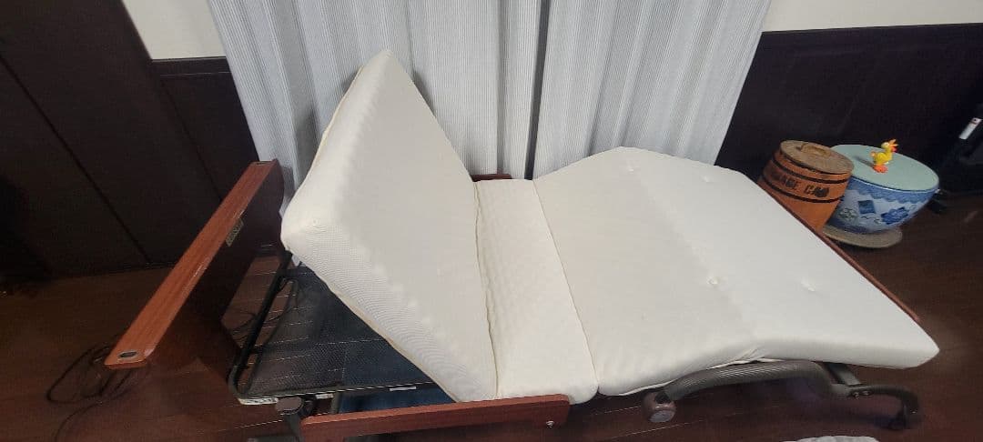 電動リクライニング介護ベッド　シングル