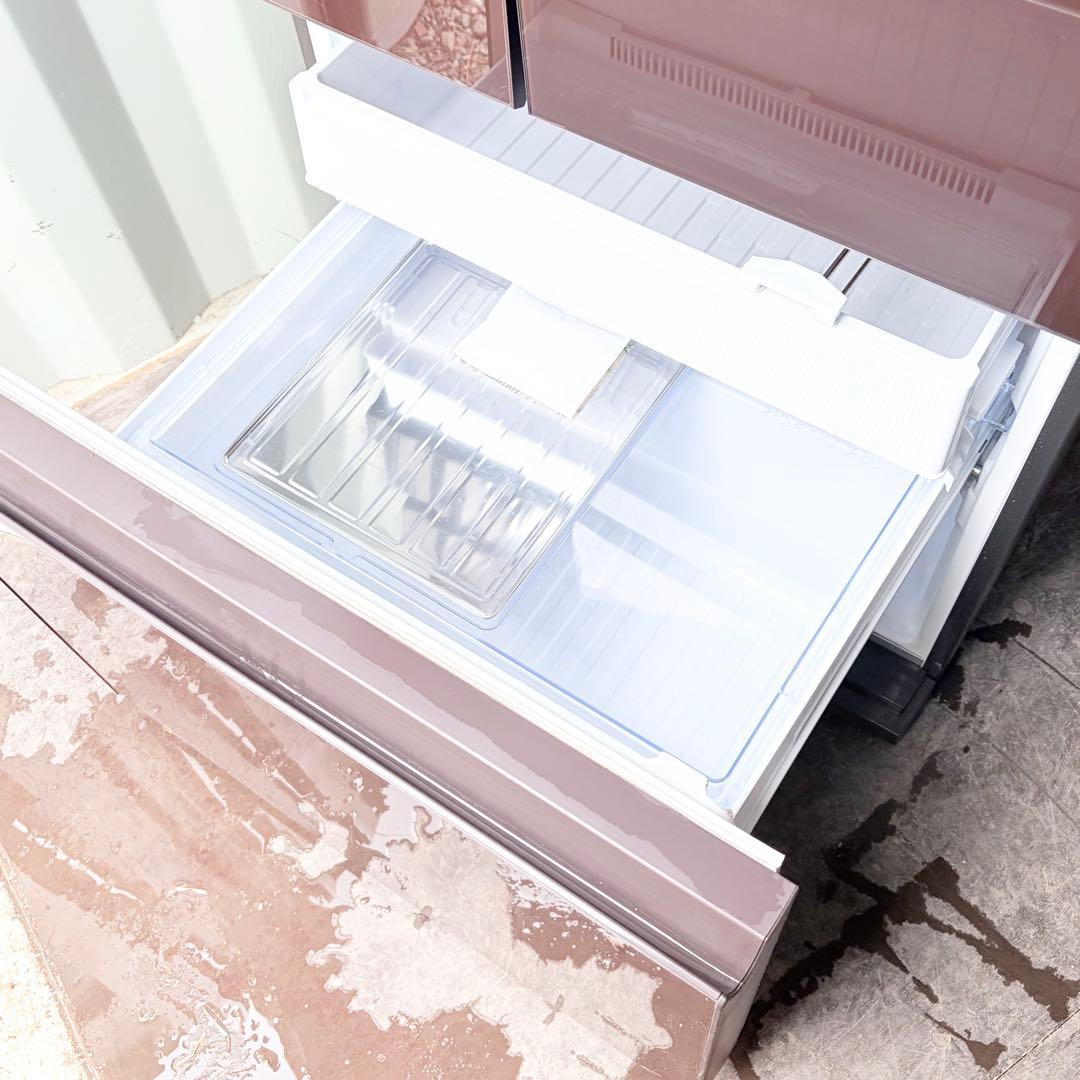 運搬取付無料！ブラウン純正SHARP大容量冷凍室洗練された冷蔵庫！完動超美品！