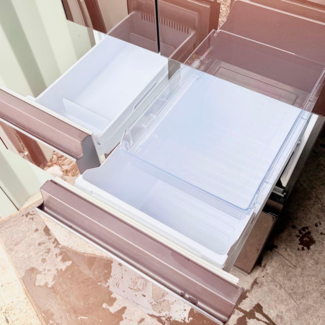 運搬取付無料！ブラウン純正SHARP大容量冷凍室洗練された冷蔵庫！完動超美品！