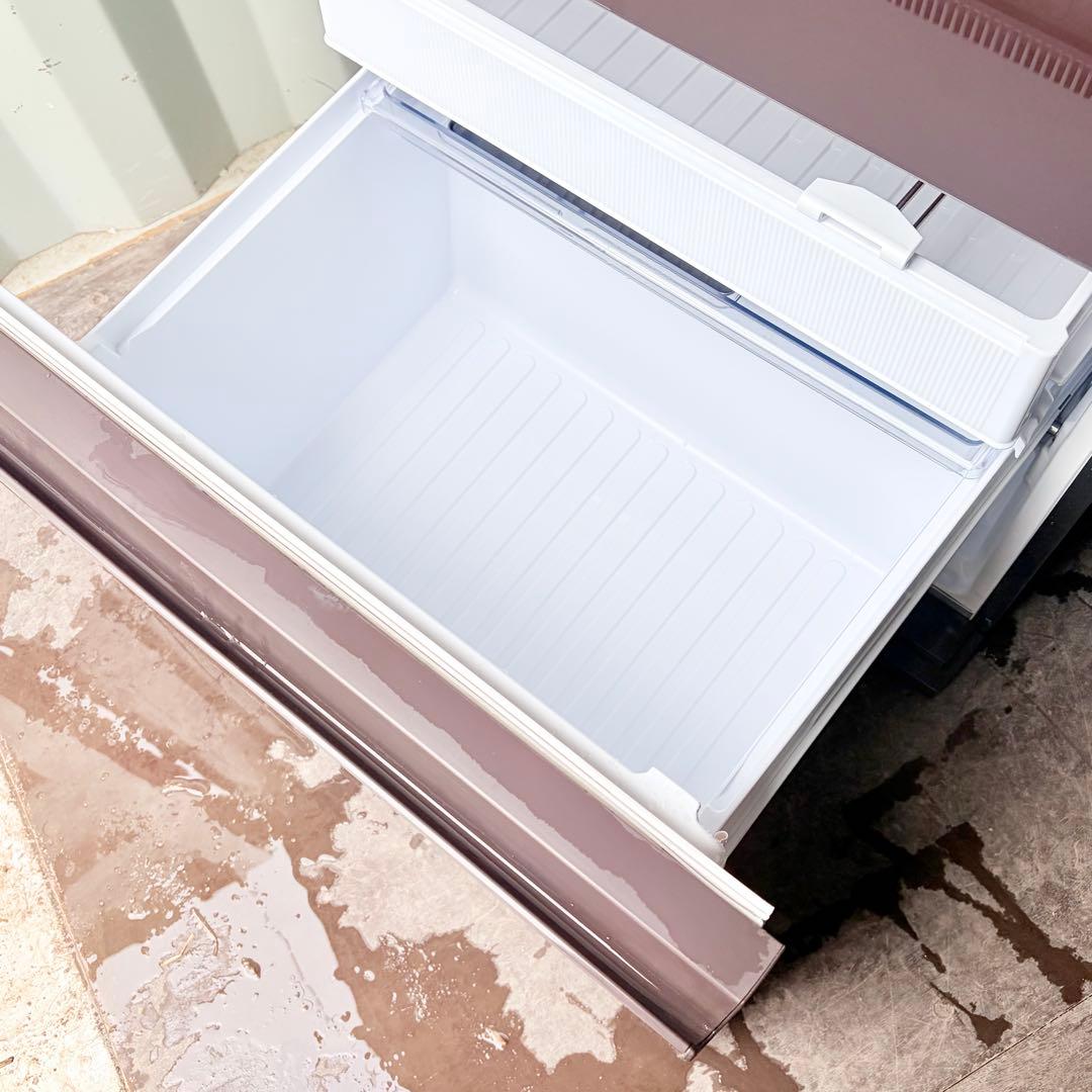 運搬取付無料！ブラウン純正SHARP大容量冷凍室洗練された冷蔵庫！完動超美品！