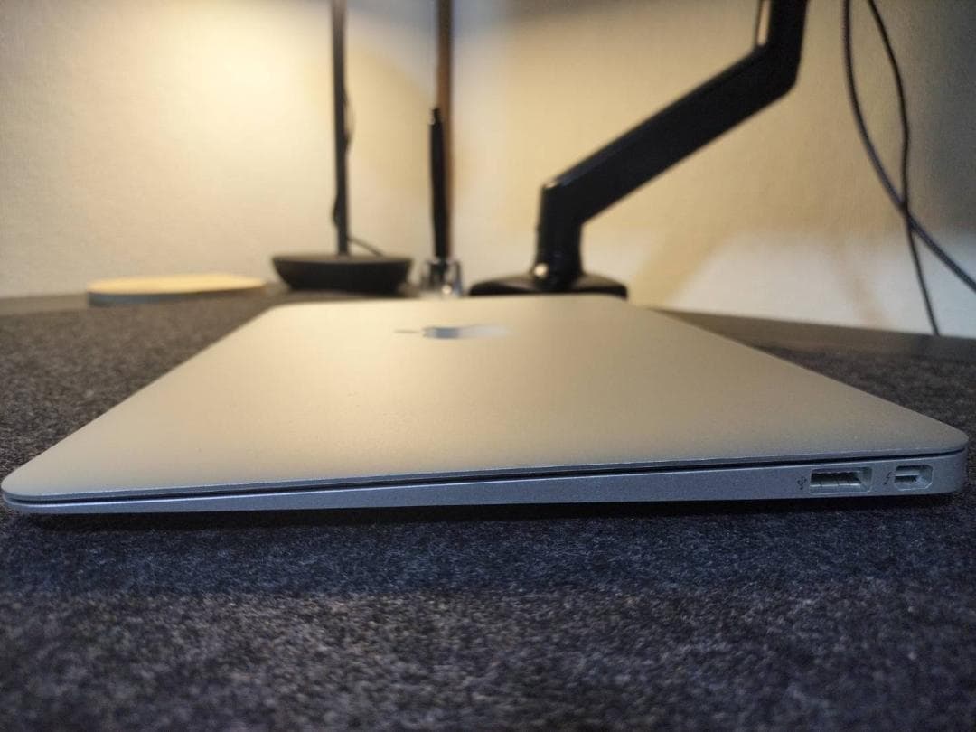 mac book air 2015 11インチ