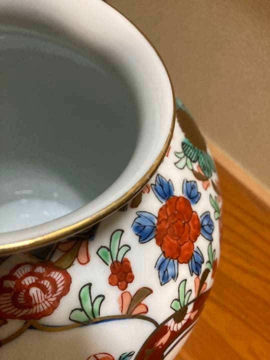 近々アカウント削除/お迎えして下さい♪有田？伊万里？染錦金襴手の大きめの壺