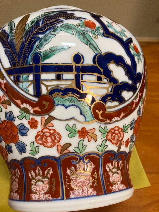 近々アカウント削除/お迎えして下さい♪有田？伊万里？染錦金襴手の大きめの壺