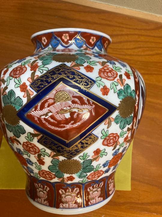 近々アカウント削除/お迎えして下さい♪有田？伊万里？染錦金襴手の大きめの壺