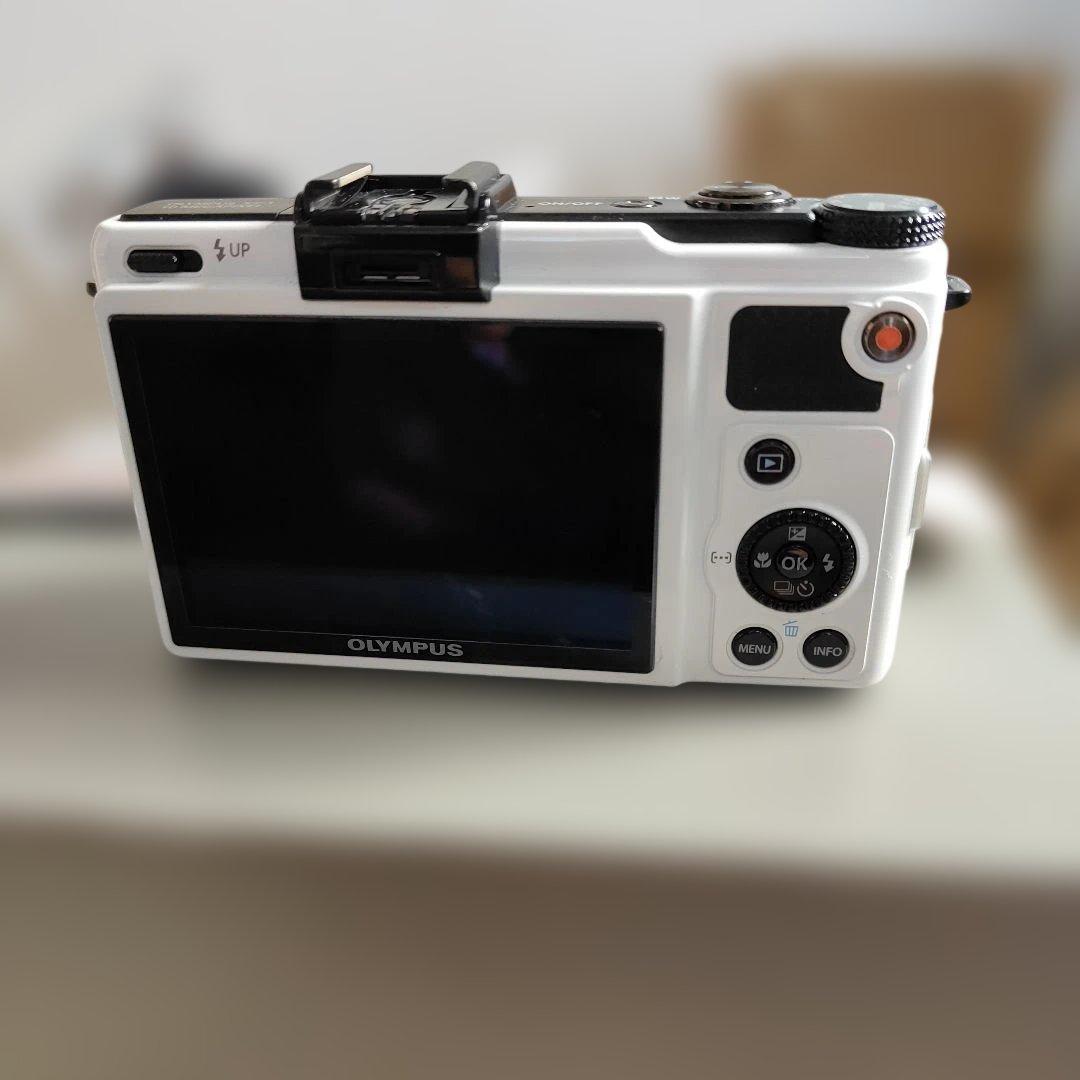 OLYMPUS デジタルカメラ XZ-1 ホワイト