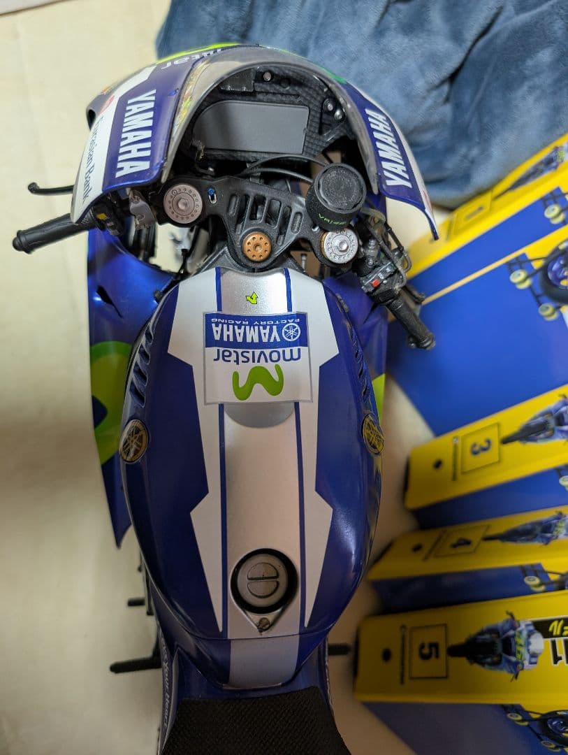 M*i様 Yamaha YZR-M1 1/4スケールモデル