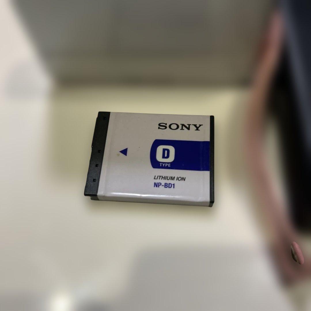 Sony Cyber-shot DSC T2 デジタルカメラ 本体と充電器