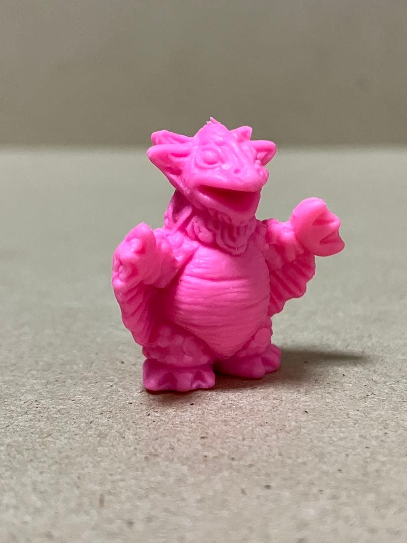 トンダイル　怪獣　消しゴム　桃色　ウルトラマン