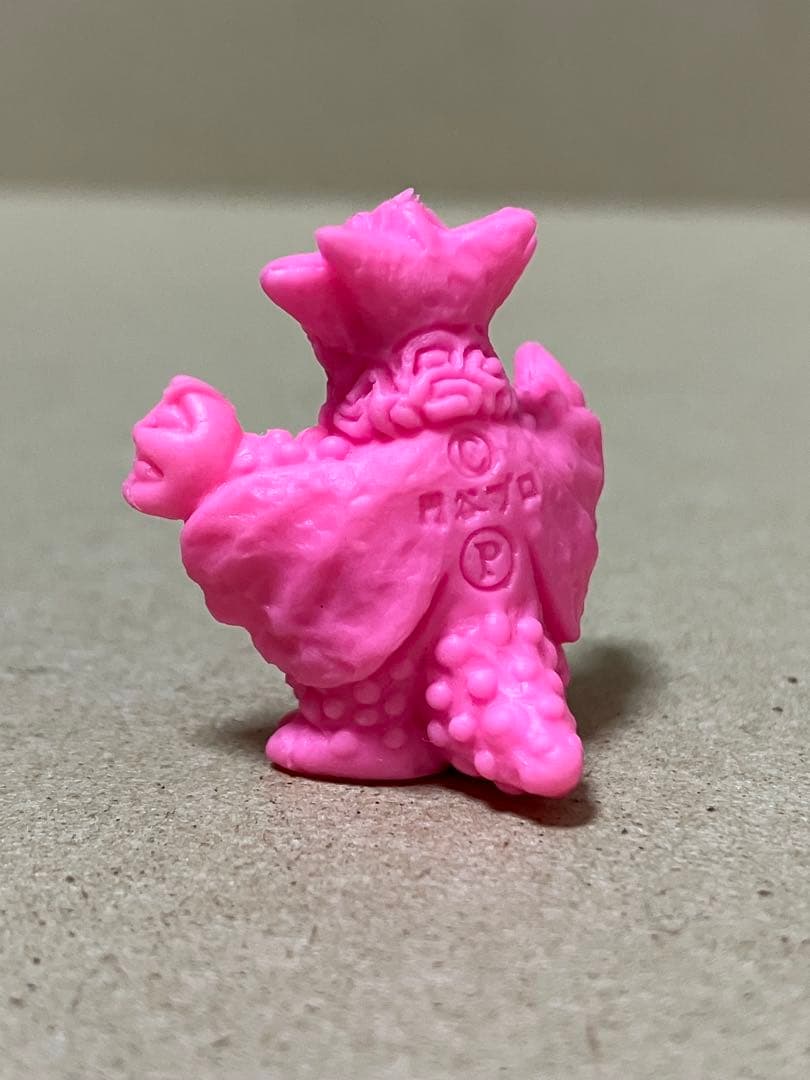トンダイル　怪獣　消しゴム　桃色　ウルトラマン