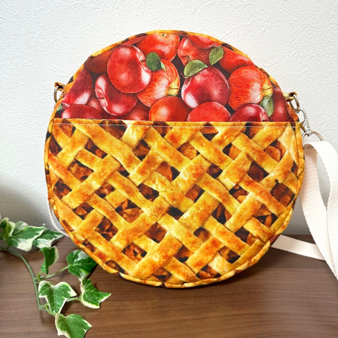 コヤンイサムチョン　リトルサンダーのアップルパイ柄丸型ショルダーバッグ