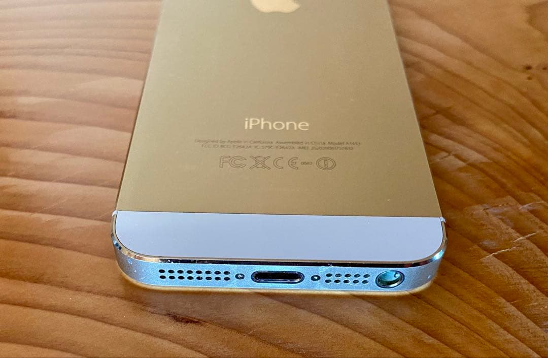 iPhone5s 本体 ゴールド 64GB ソフトバンク SIMロックあり