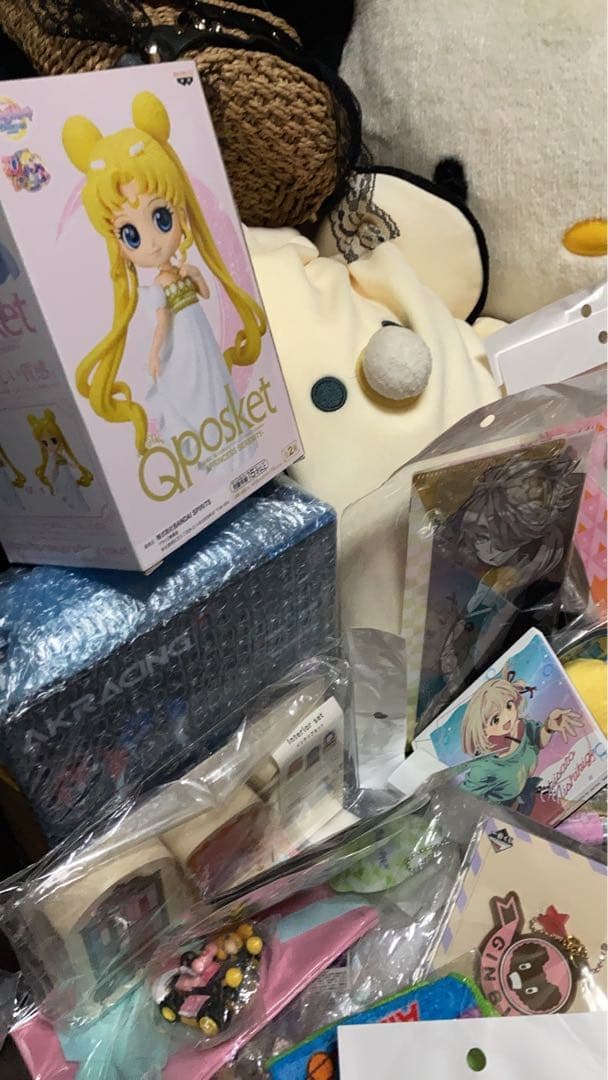 アニメグッズ　キャラクターグッズ　キティ　ガチャ　キーホルダー　ぬいぐるみ　雑貨