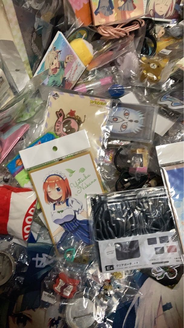 アニメグッズ　キャラクターグッズ　キティ　ガチャ　キーホルダー　ぬいぐるみ　雑貨