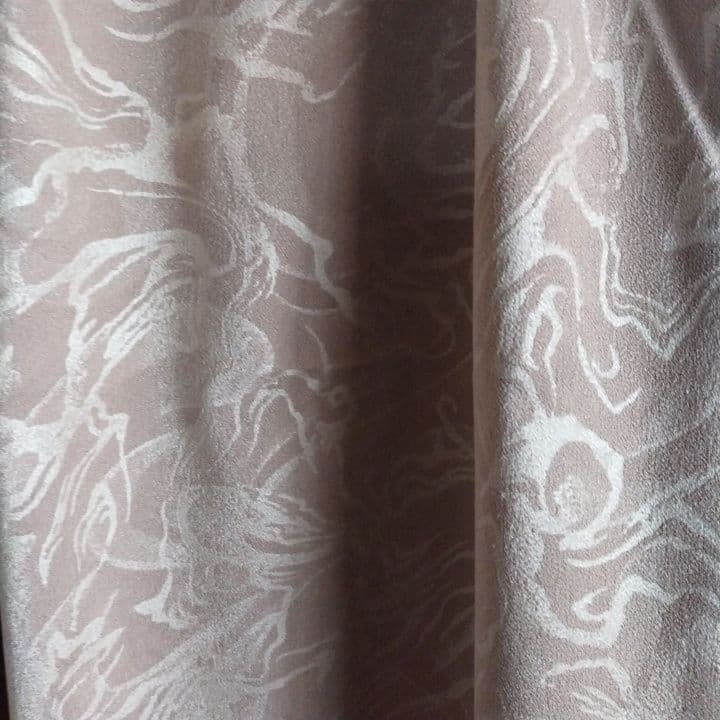 ピンクのフルオーダーカーテン