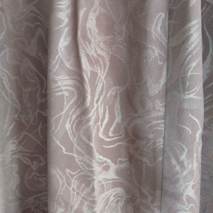 ピンクのフルオーダーカーテン