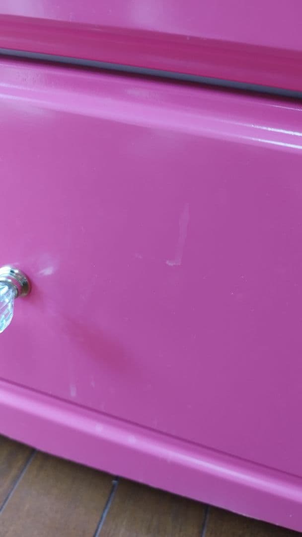 ピンクの4段チェスト