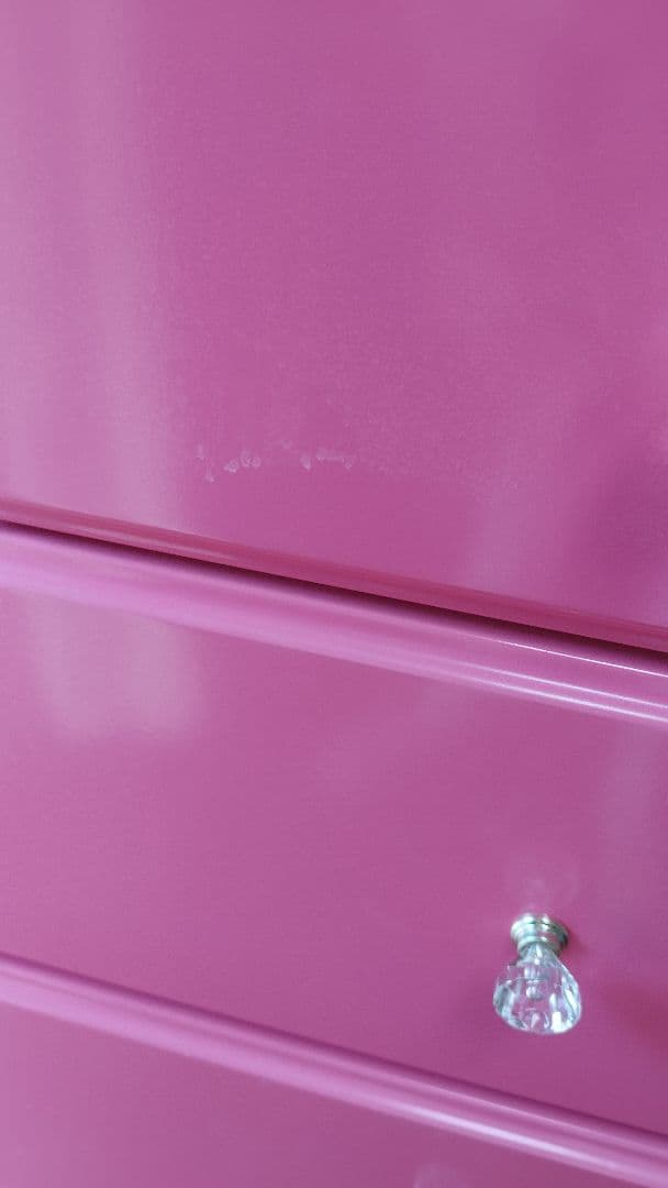 ピンクの4段チェスト