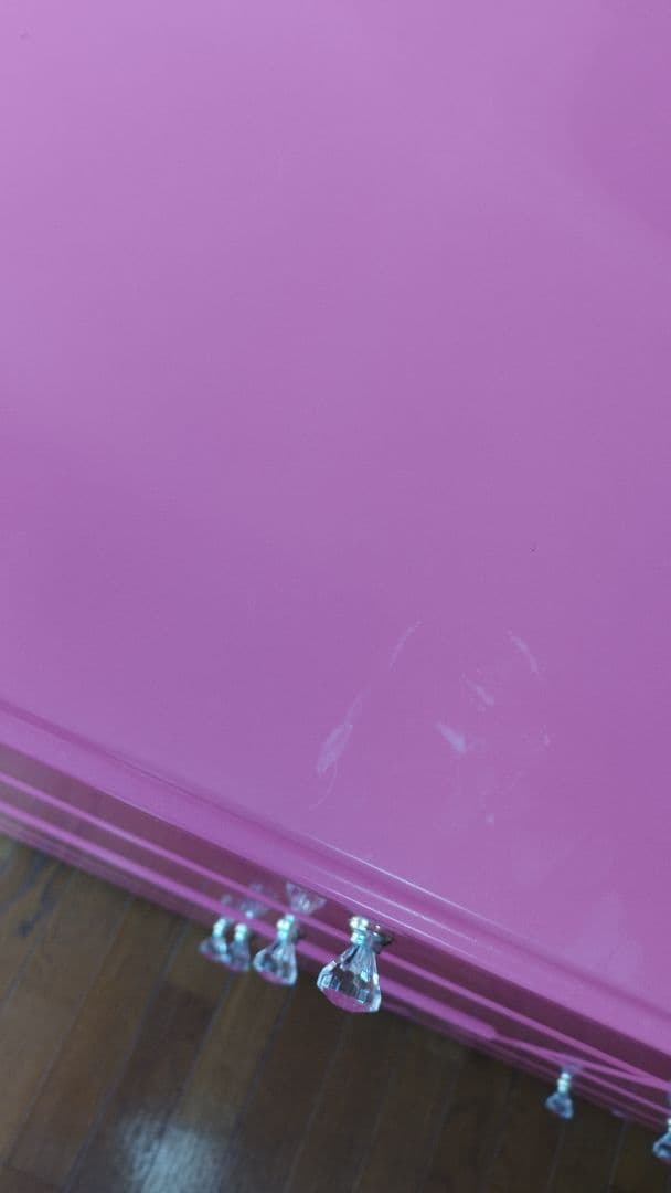 ピンクの4段チェスト