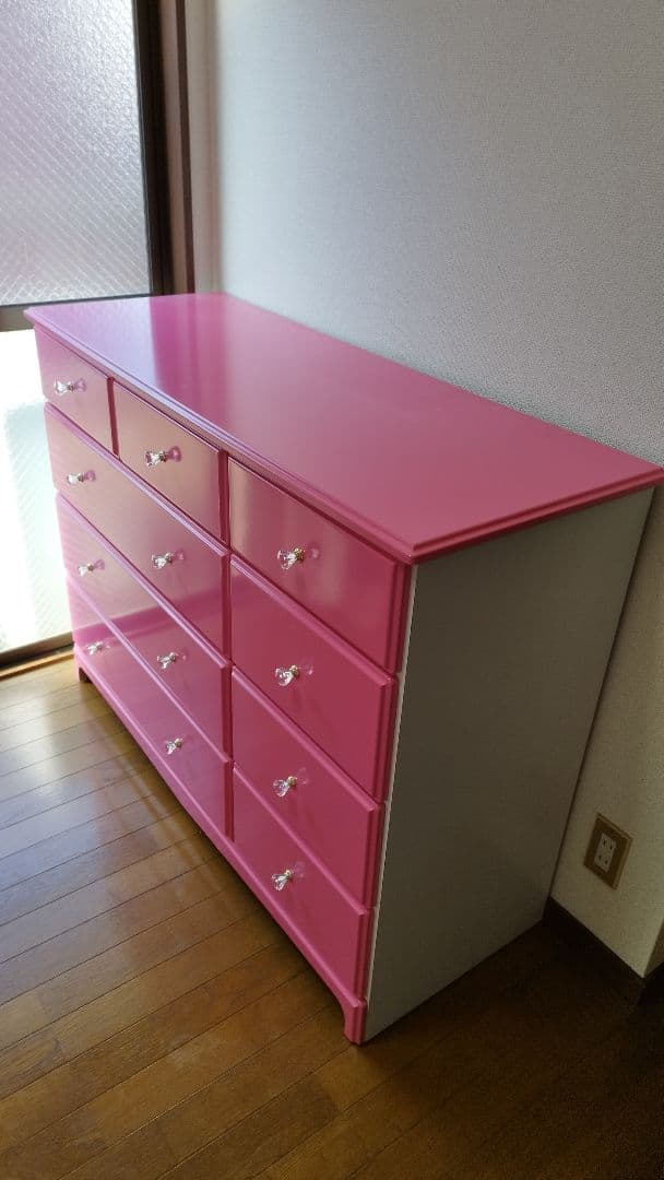 ピンクの4段チェスト