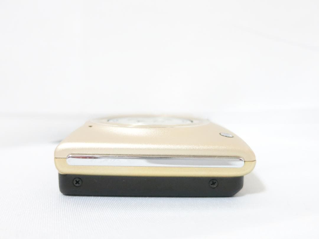 デジタルカメラ／Nikon COOLPIX S3300ゴールド 動作未確認