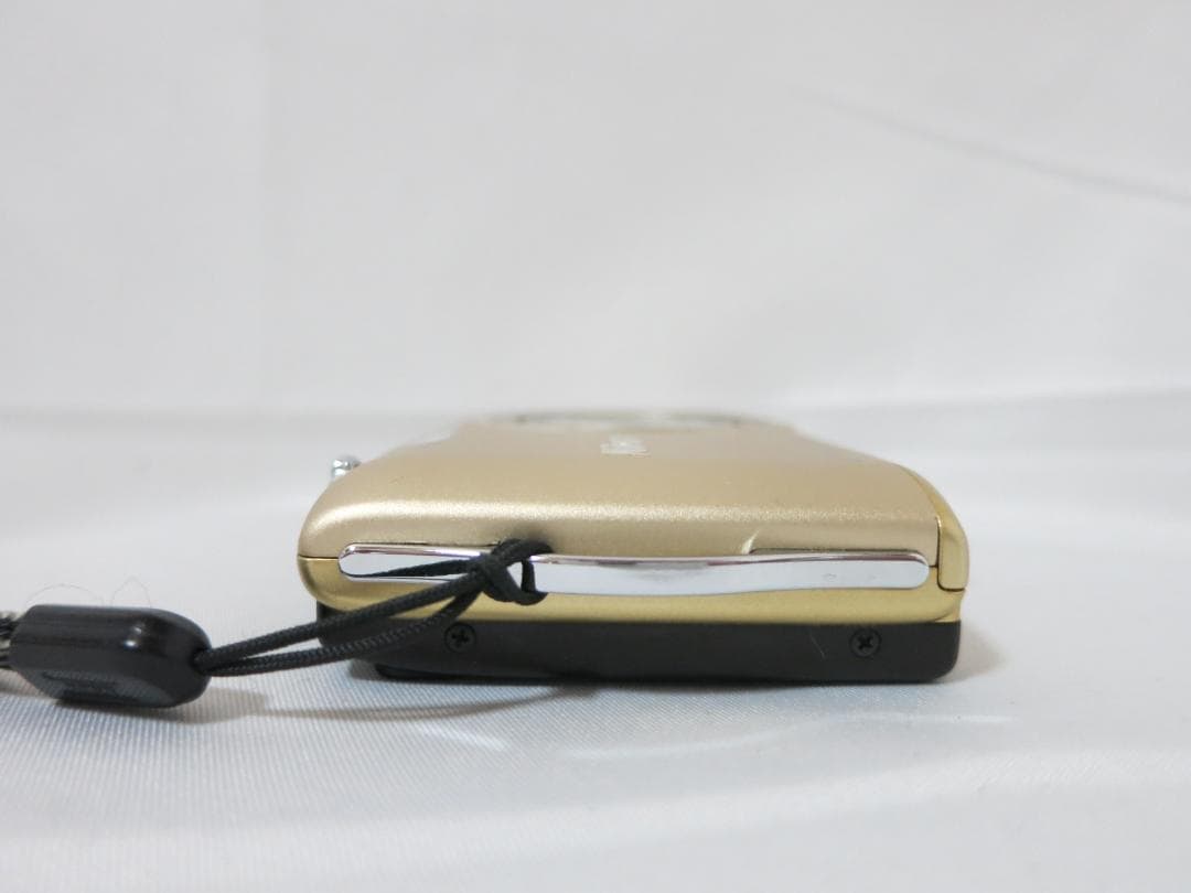 デジタルカメラ／Nikon COOLPIX S3300ゴールド 動作未確認