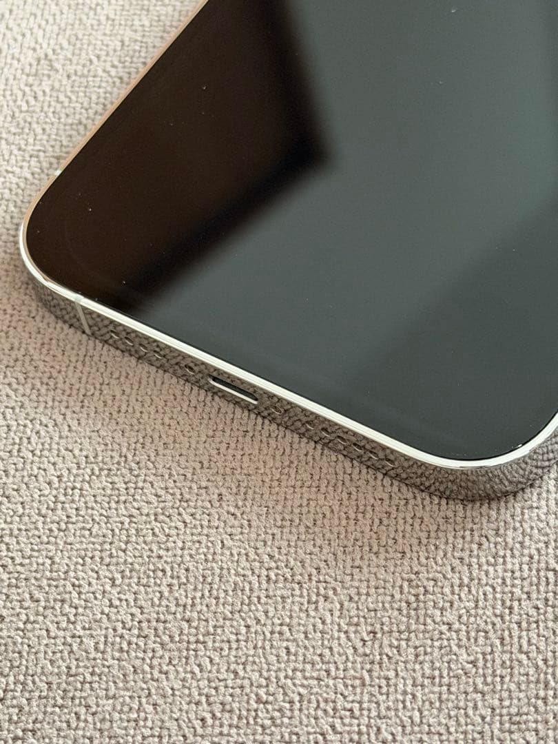 iPhone 14 pro max 本体