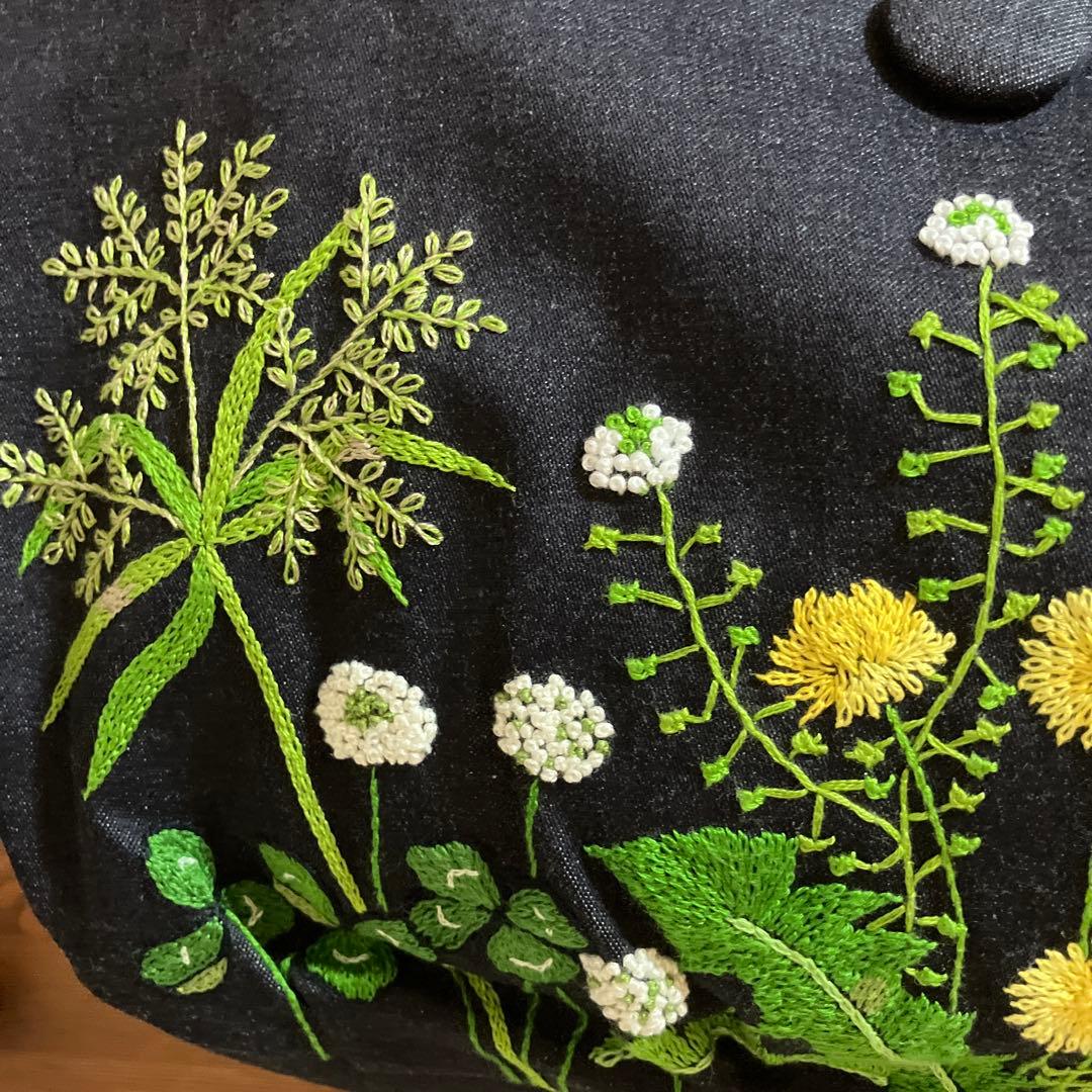 【未使用】ハンドメイドたんぽぽと野の花の刺繍かばん