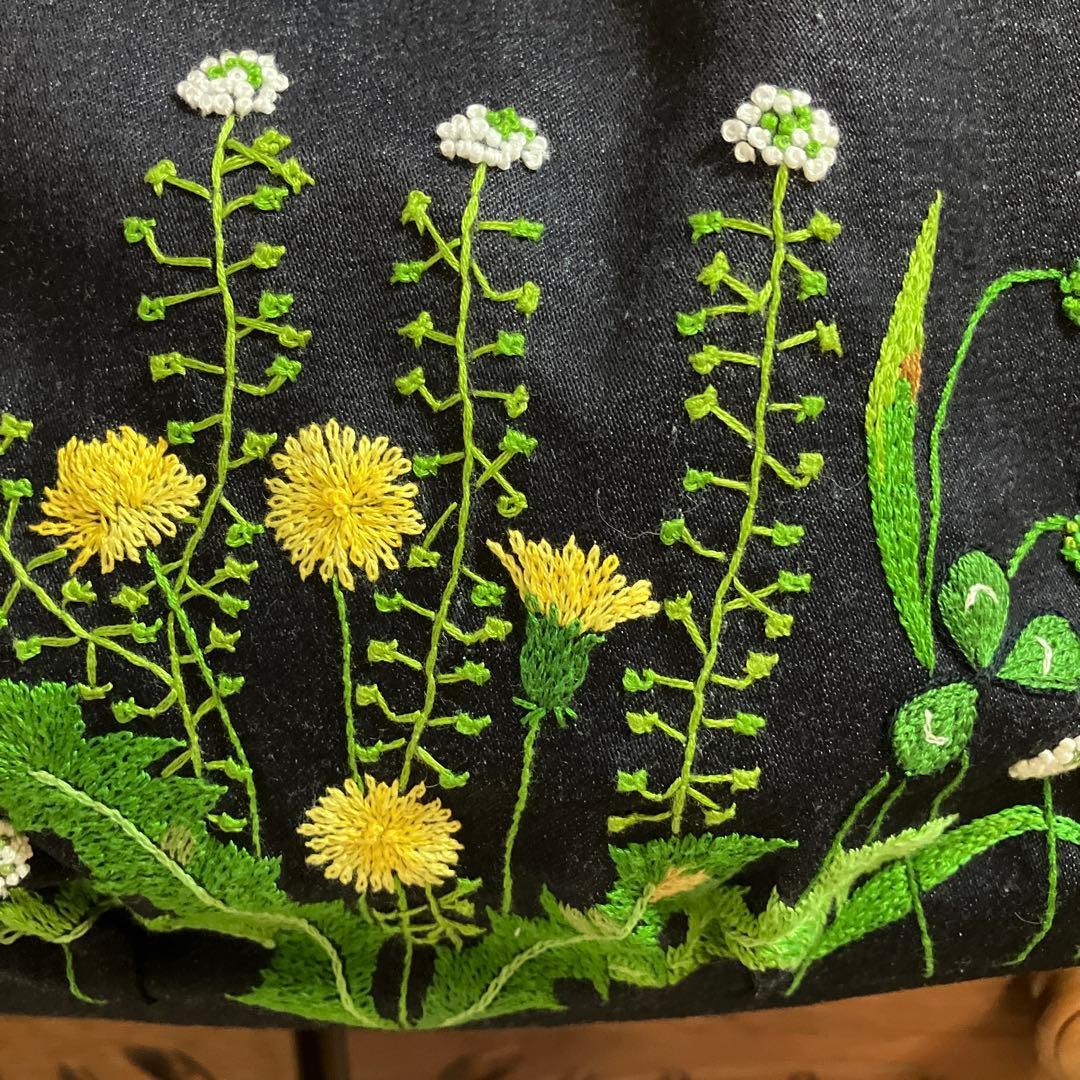 【未使用】ハンドメイドたんぽぽと野の花の刺繍かばん