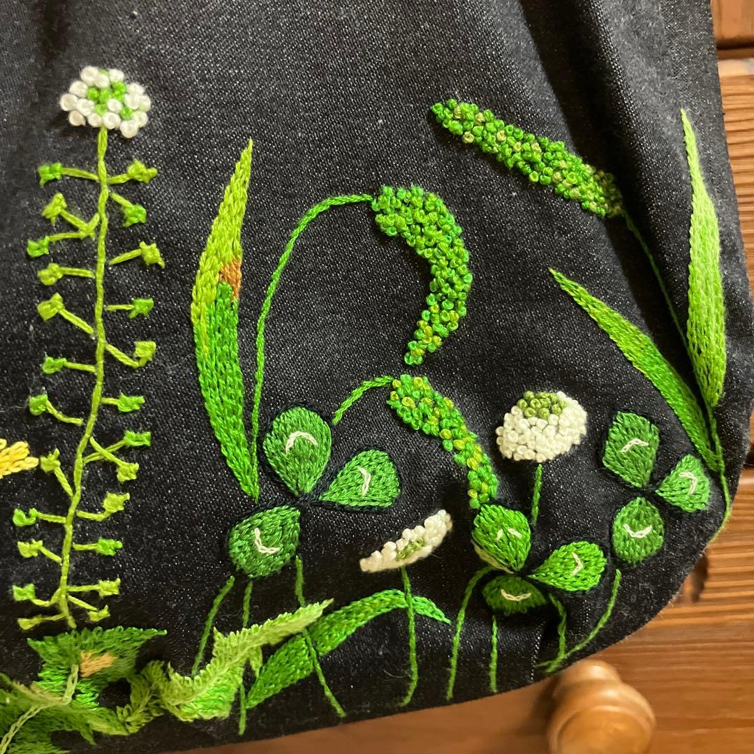 【未使用】ハンドメイドたんぽぽと野の花の刺繍かばん