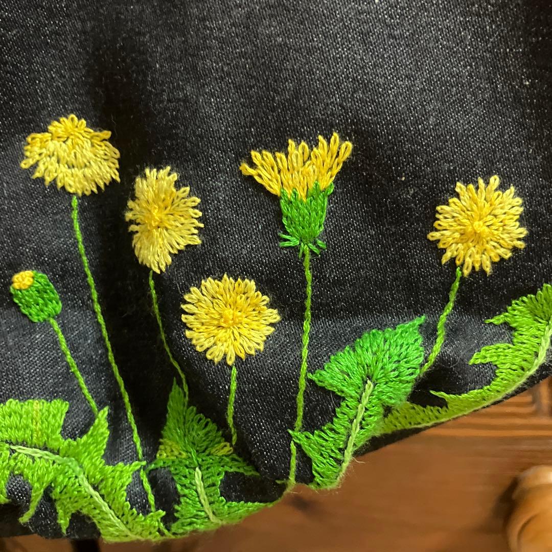 【未使用】ハンドメイドたんぽぽと野の花の刺繍かばん