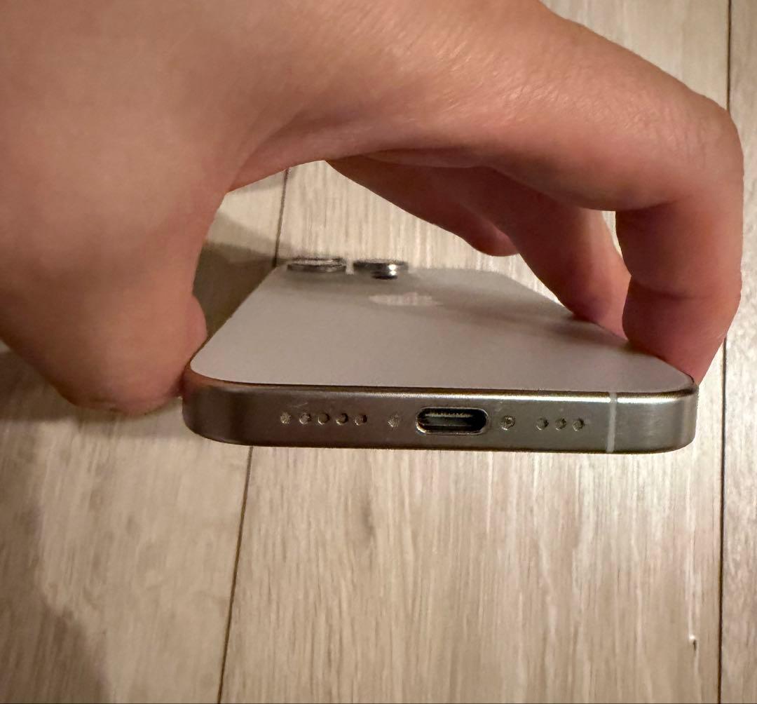 iPhone 15 Pro シルバー 本体