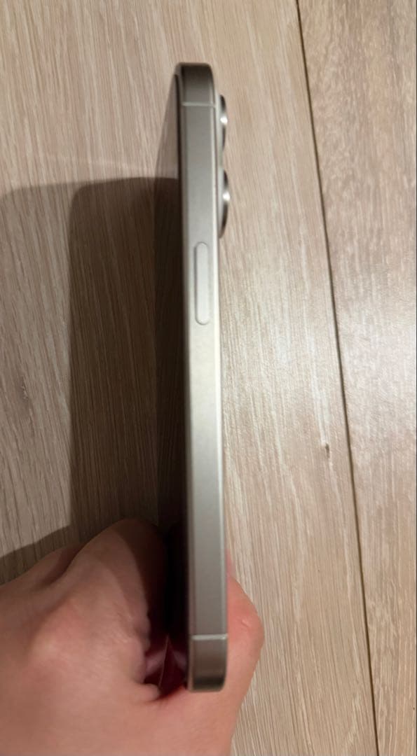 iPhone 15 Pro シルバー 本体