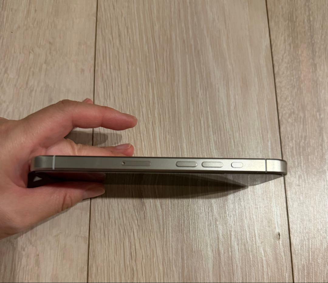 iPhone 15 Pro シルバー 本体