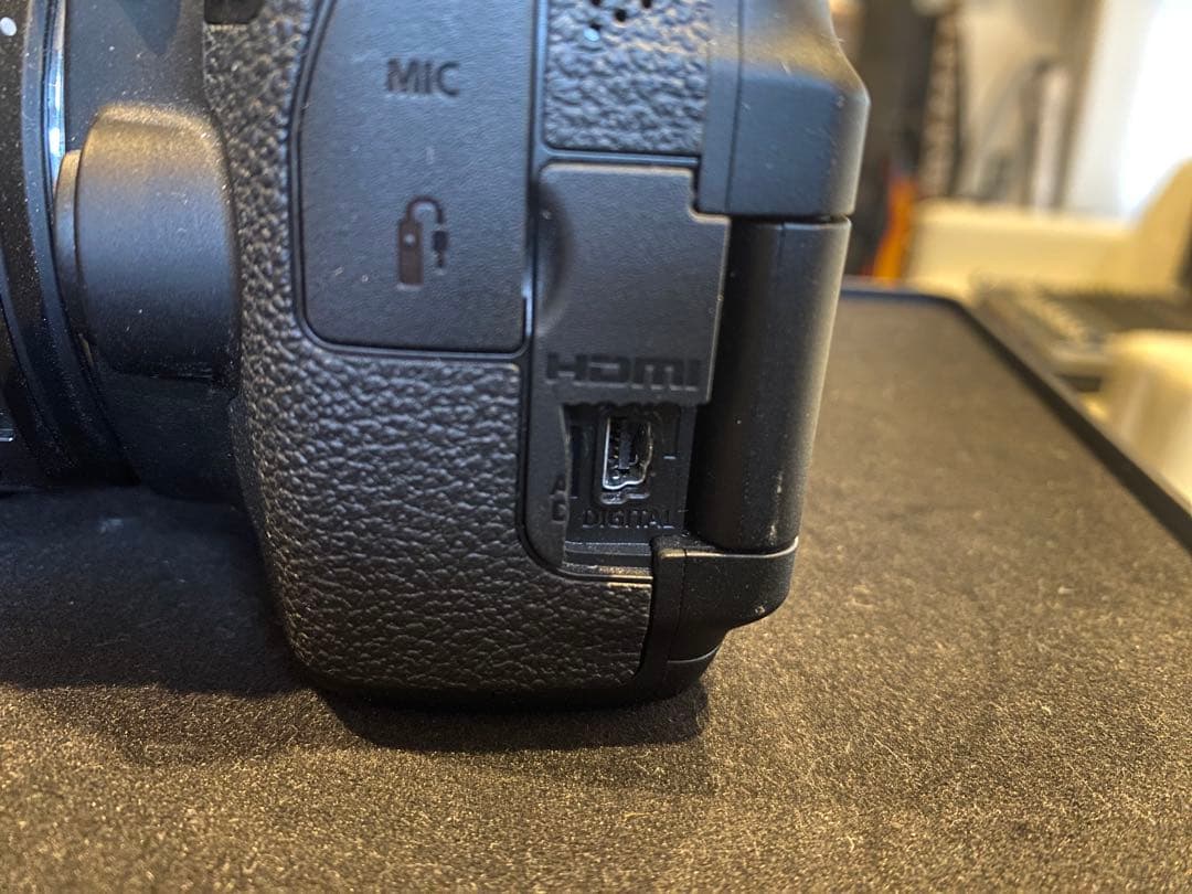 Canon EOS 70D シグマ１８-200レンズ付き