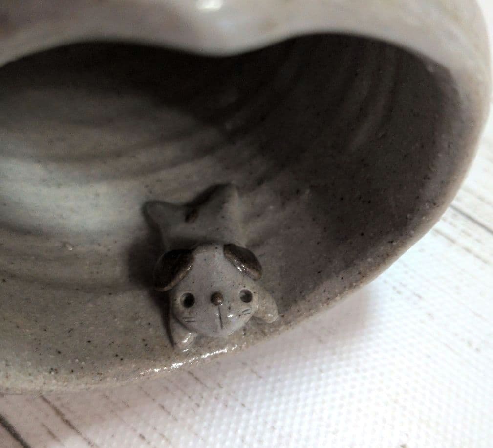 陶器置物　インテリア置物　花挿　動物陶器　犬 うさぎ 猫