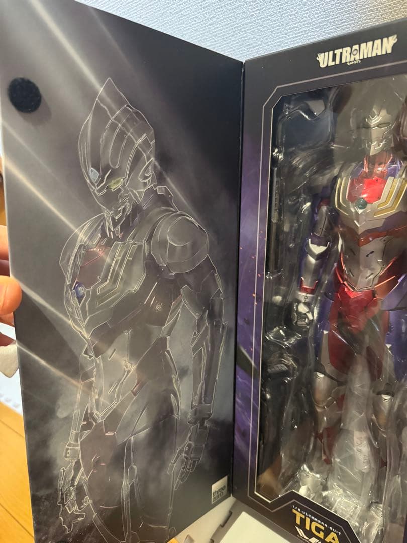 ウルトラマンティガ 1/6 フィギュア