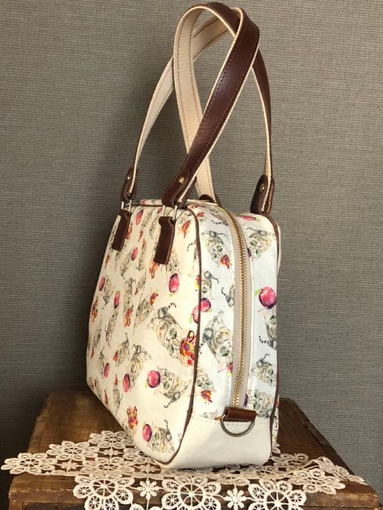 虹猫本舗　ボストンバッグ