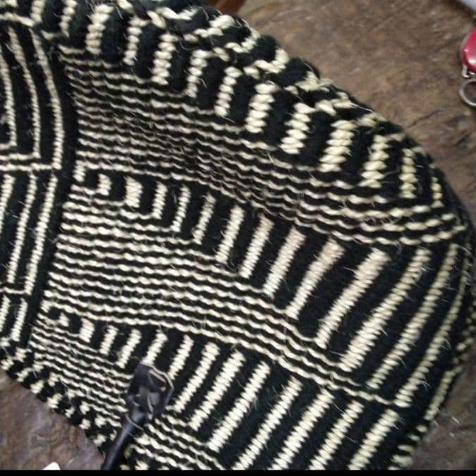 アフリカ　ケニア　新品タグ付き　サイザル麻とアクリルウールの手織りBag大