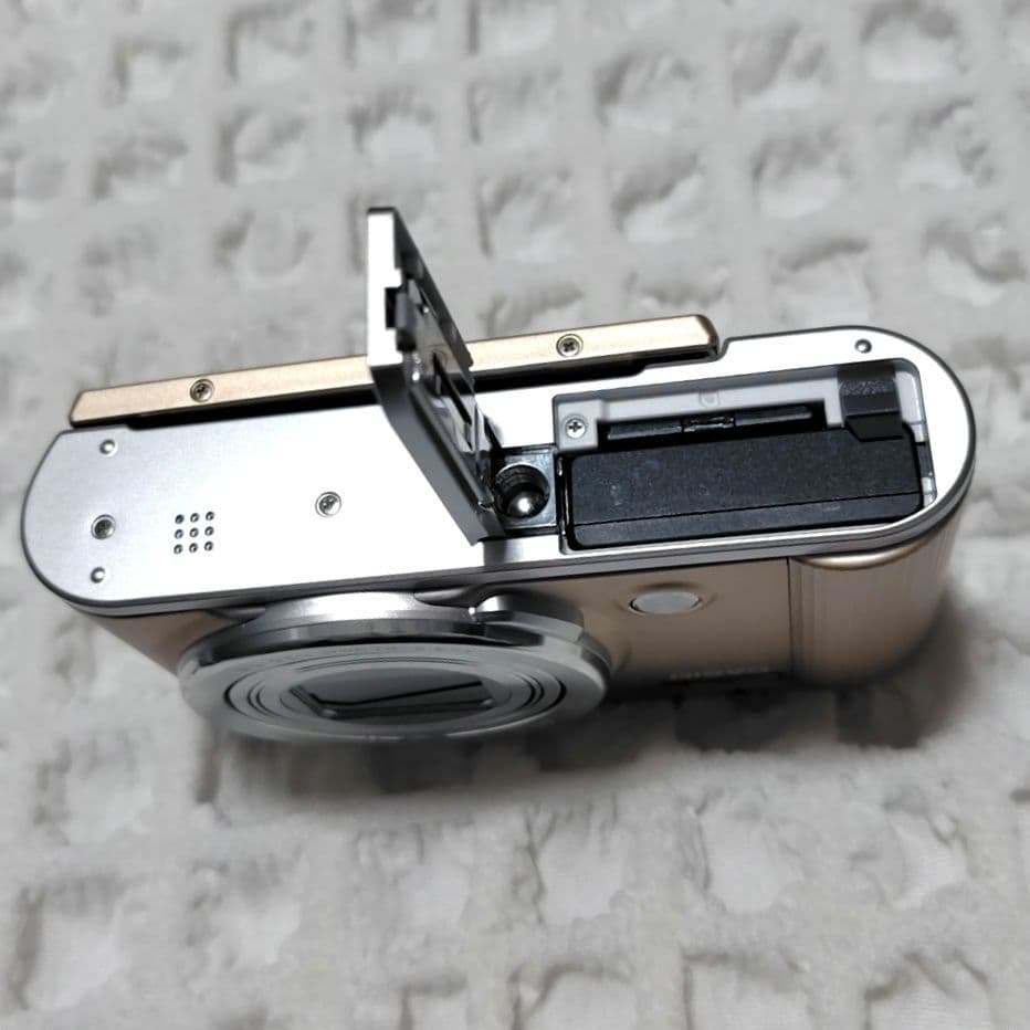 CASIO カシオ EXILM エクシリム EX-ZR1800 デジタルカメラ