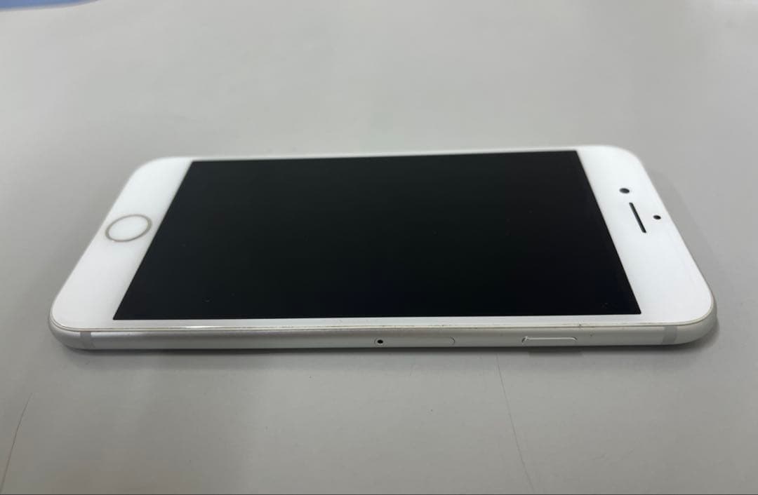 美品　Apple iPhone 7シルバー 本体