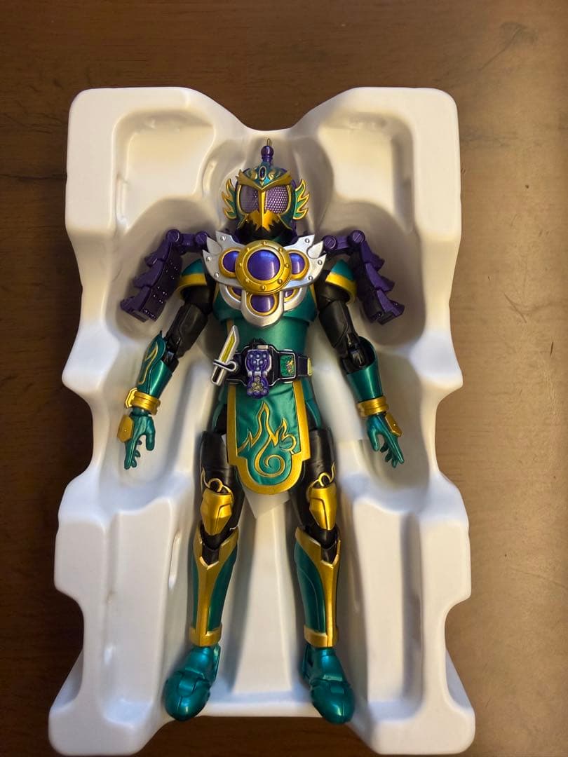 S.H.Figuarts（真骨彫製法） 仮面ライダー龍玄 ブドウアームズ