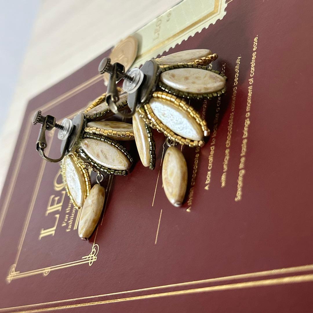 【ハンドメイド】大ぶりイヤリング　チェコビーズ×カルセドニー×アンティーク