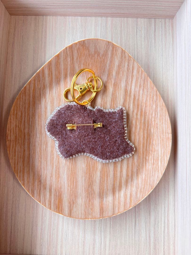 トイプードル　うちの子刺繍　ハンドメイド　ブローチ　チャーム　キーホルダー
