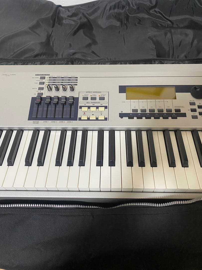 美品 YAMAHA MO8 88鍵盤 ミュージックプロダクション シンセサイザー