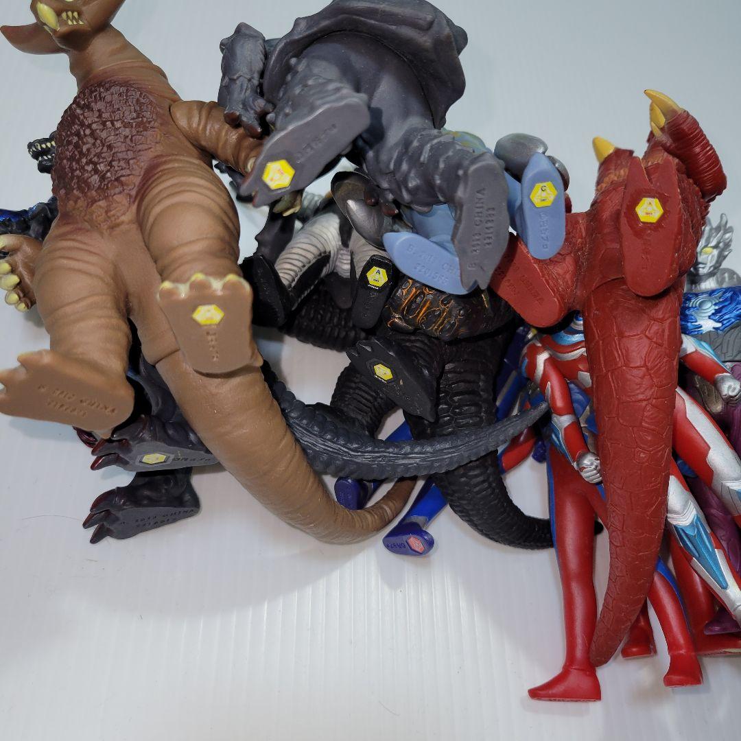 ウルトラマンギンガ　怪獣フィギュア7体　DXギンガスパーク ウルトラマン19個