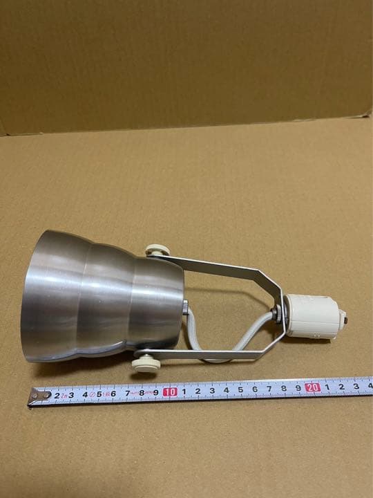 スポットライト　ダクトレール　照明